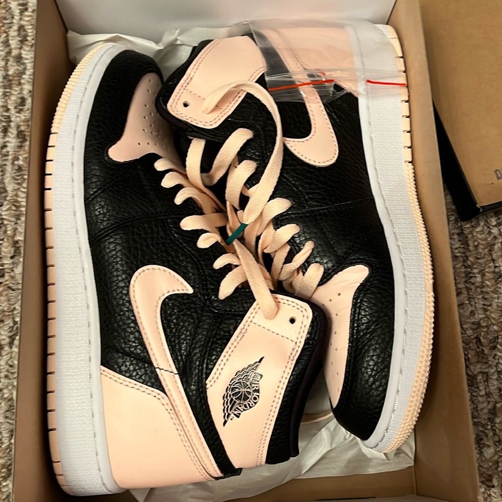 Jordan retro 1 high